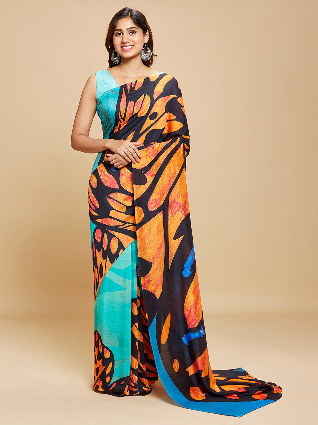 navyasa Blue & Black Abstract Printed Saree Price in India