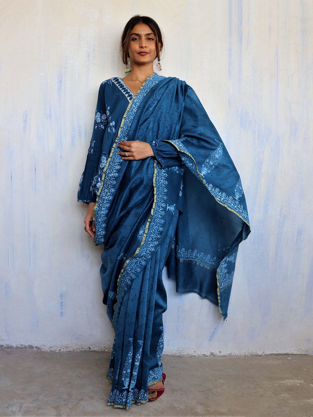 Chidiyaa Blue & Gold Ethnic Motifs Printed Zari Pure Silk Chanderi Saree Price in India