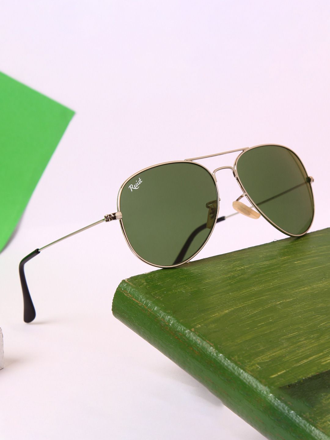 RESIST EYEWEAR Unisex Green Lens & Silver-Toned Aviator Sunglasses with UV Protected Lens