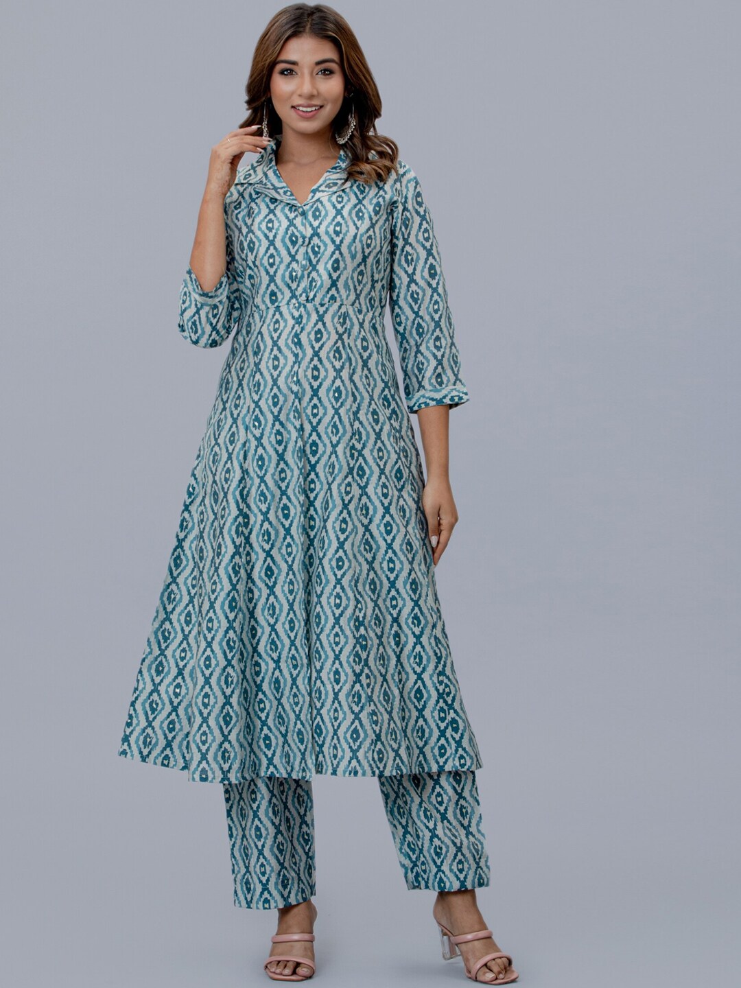 EtnicaWear Women Blue Floral Printed Pure Cotton Kurta with Pyjamas Price in India