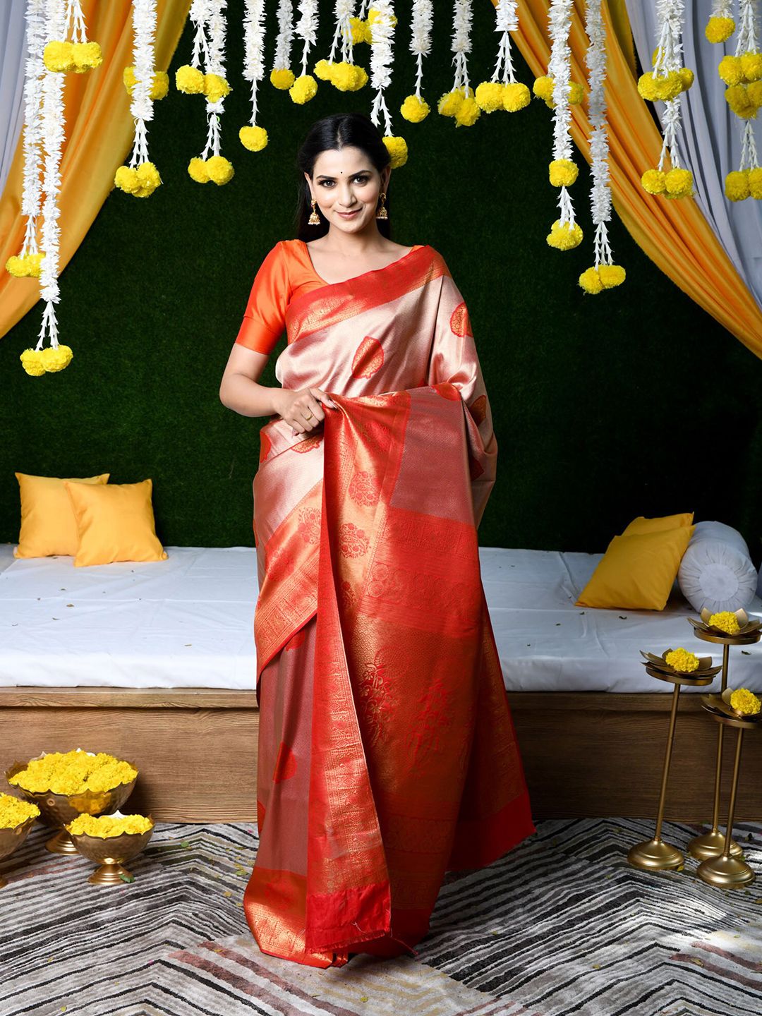 BEATITUDE Orange & Gold-Toned Floral Zari Silk Blend Banarasi Saree Price in India