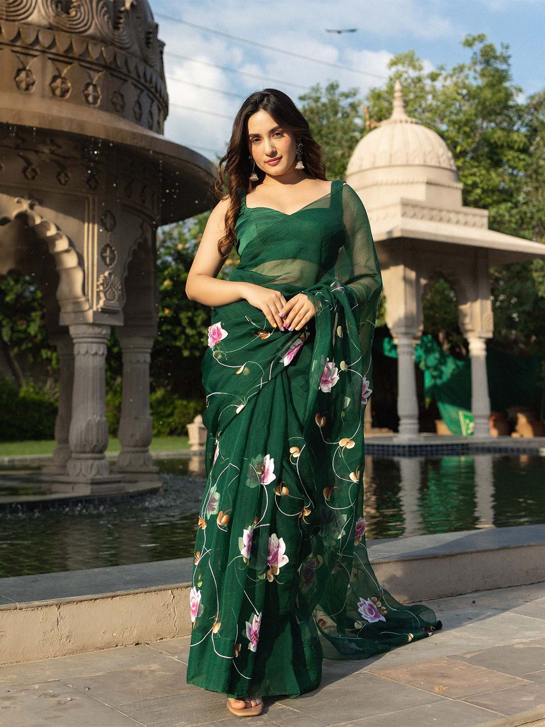 AACHHO Women Vilaval Handpainted Organza Saree Price in India