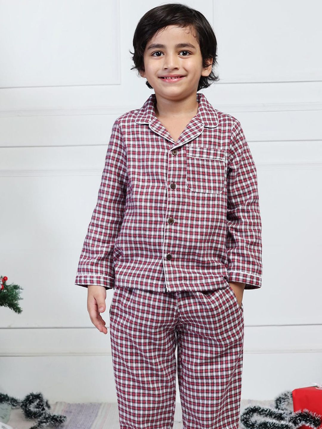 Biglilpeople Boys White & Red Checked Night Suit