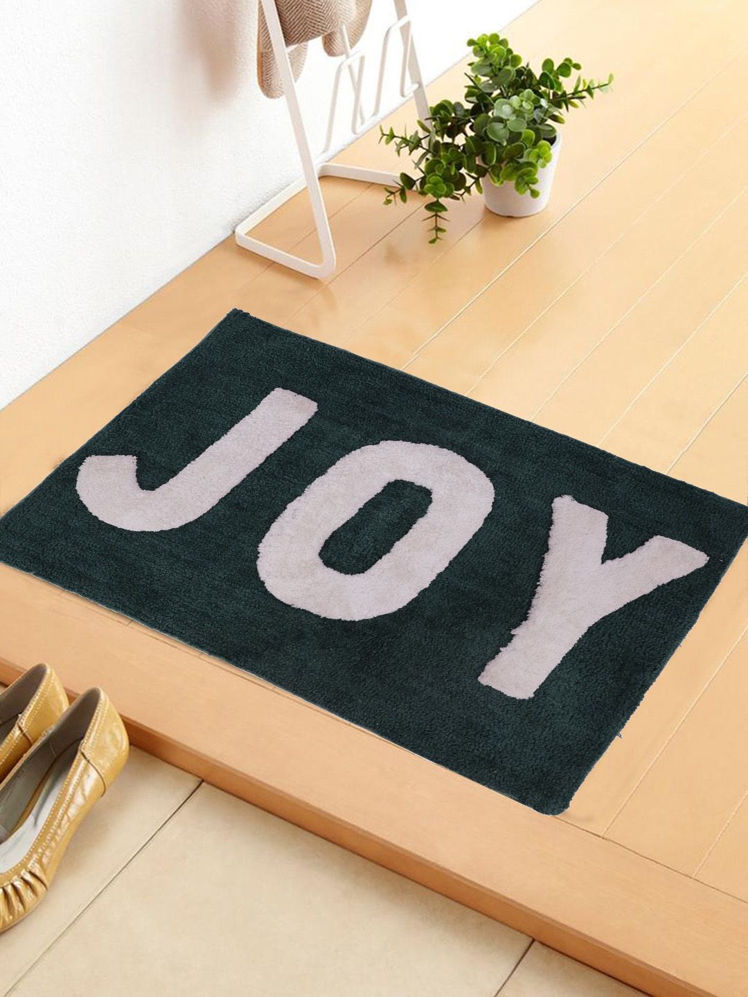 KRAVIKA Unisex Green Textured Cotton 150 GSM Bath Rug