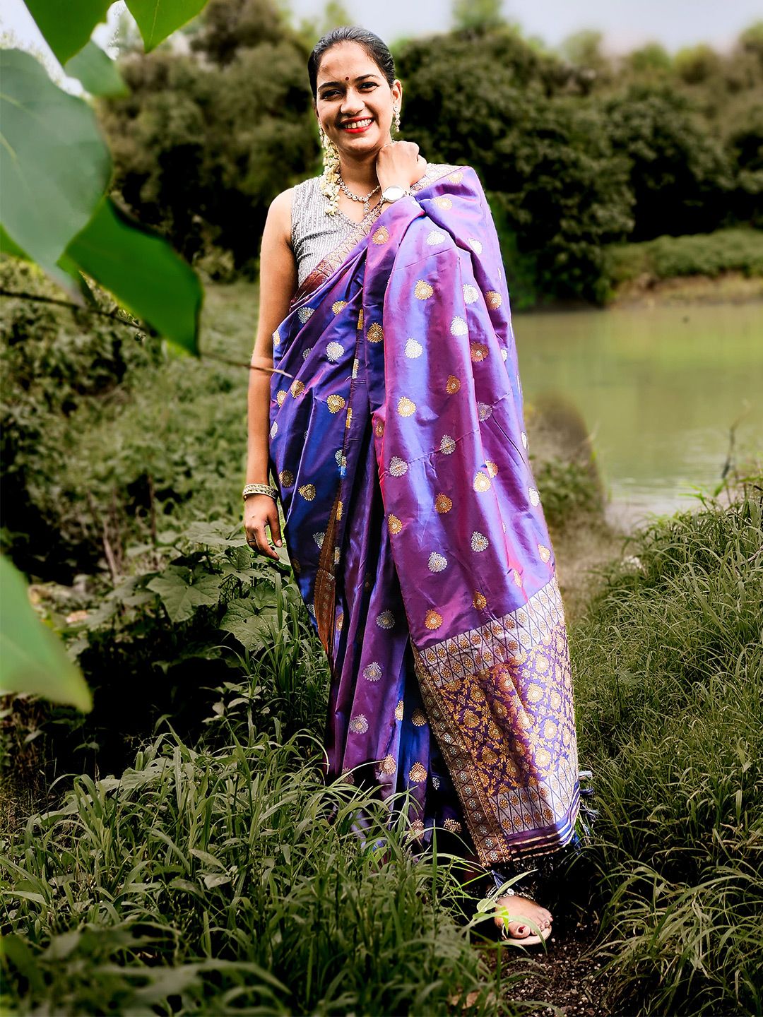 Apaapi Threads of glory Mauve & Gold-Toned Ethnic Motif Zari Silk Blend Saree Price in India