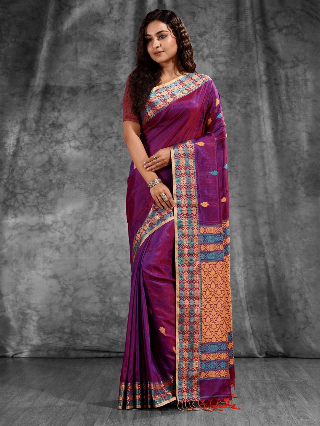Charukriti Magenta & Orange Woven Design Silk Blend Saree Price in India