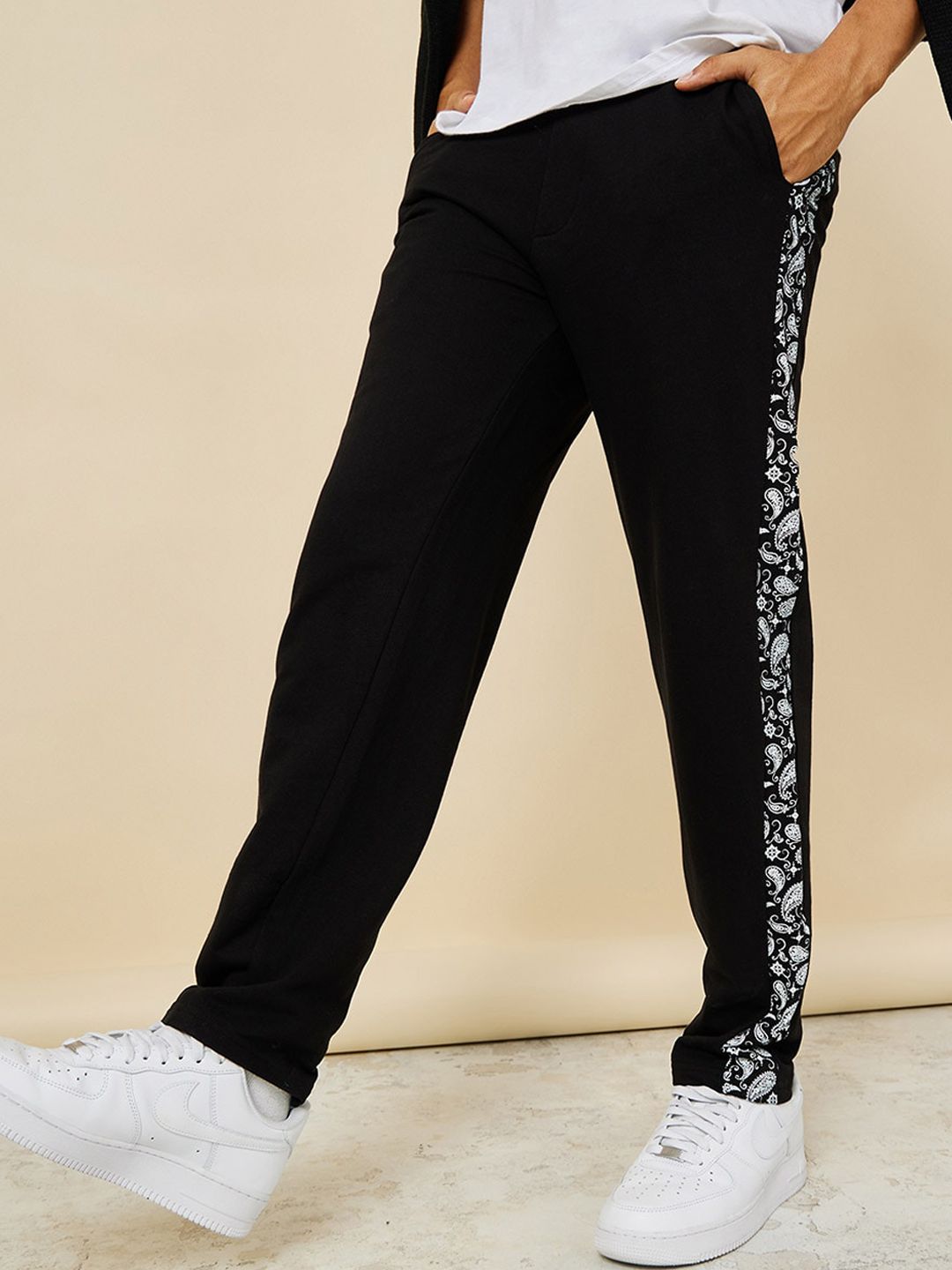 Styli Men Paisley Print Relaxed Fit Joggers