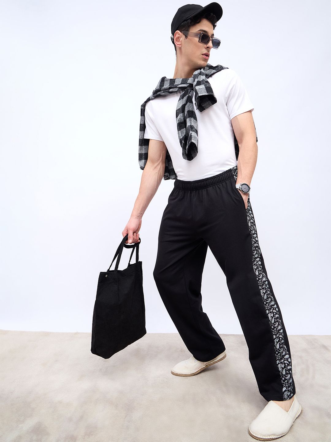 その他 EXAMPLE PAISLEY  TRACK PANTS XL EXAMPLE PAISLEY TRACK PANTS XL Hypnotic Track Pant, Black 【公式通販】