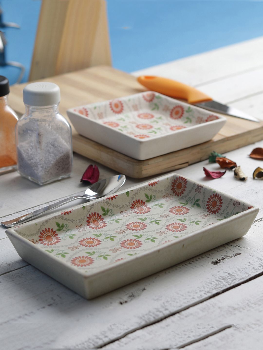MIAH Decor Off-White & Red Set of 2 Handcrafted Ceramic Serving Trays Price in India