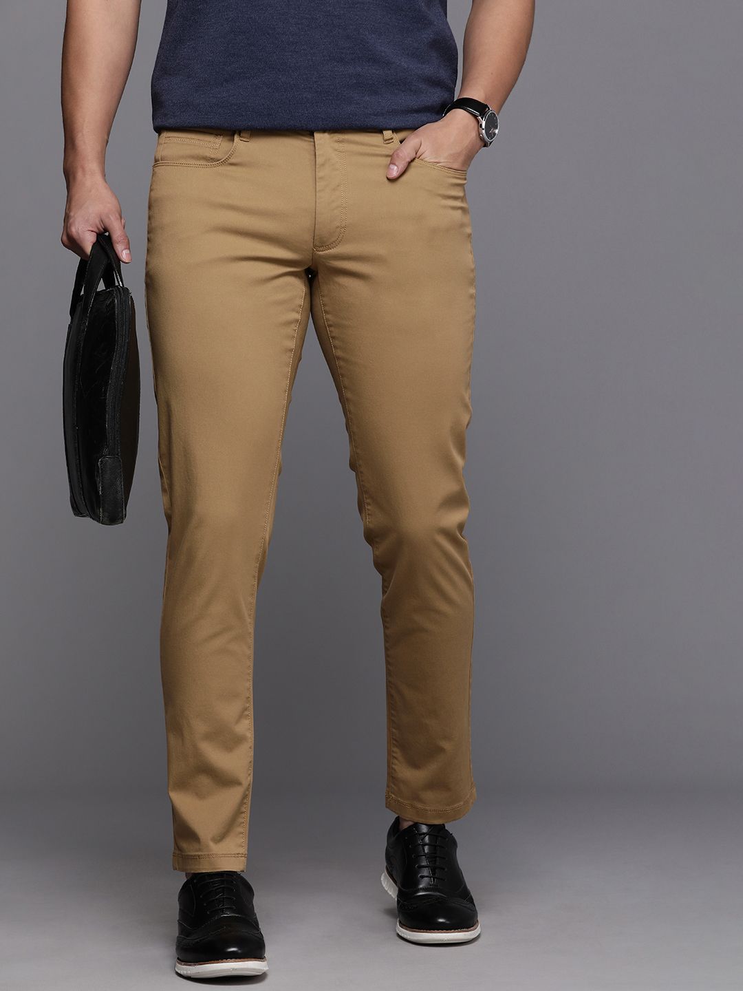 Buy Louis Philippe Jeans Louis Philippe Jeans Men Comfy Tapered Fit  Mid-Rise Plain Woven Flat-Front Chinos at Redfynd