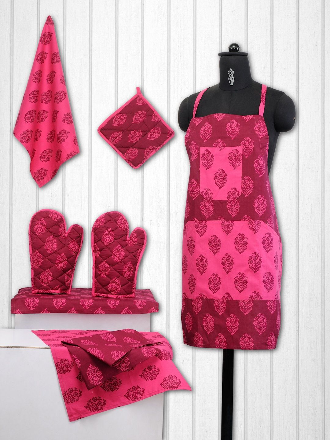 SWAYAM Unisex Pink & Maroon Printed Cotton Kitchen Linen Set Price in India