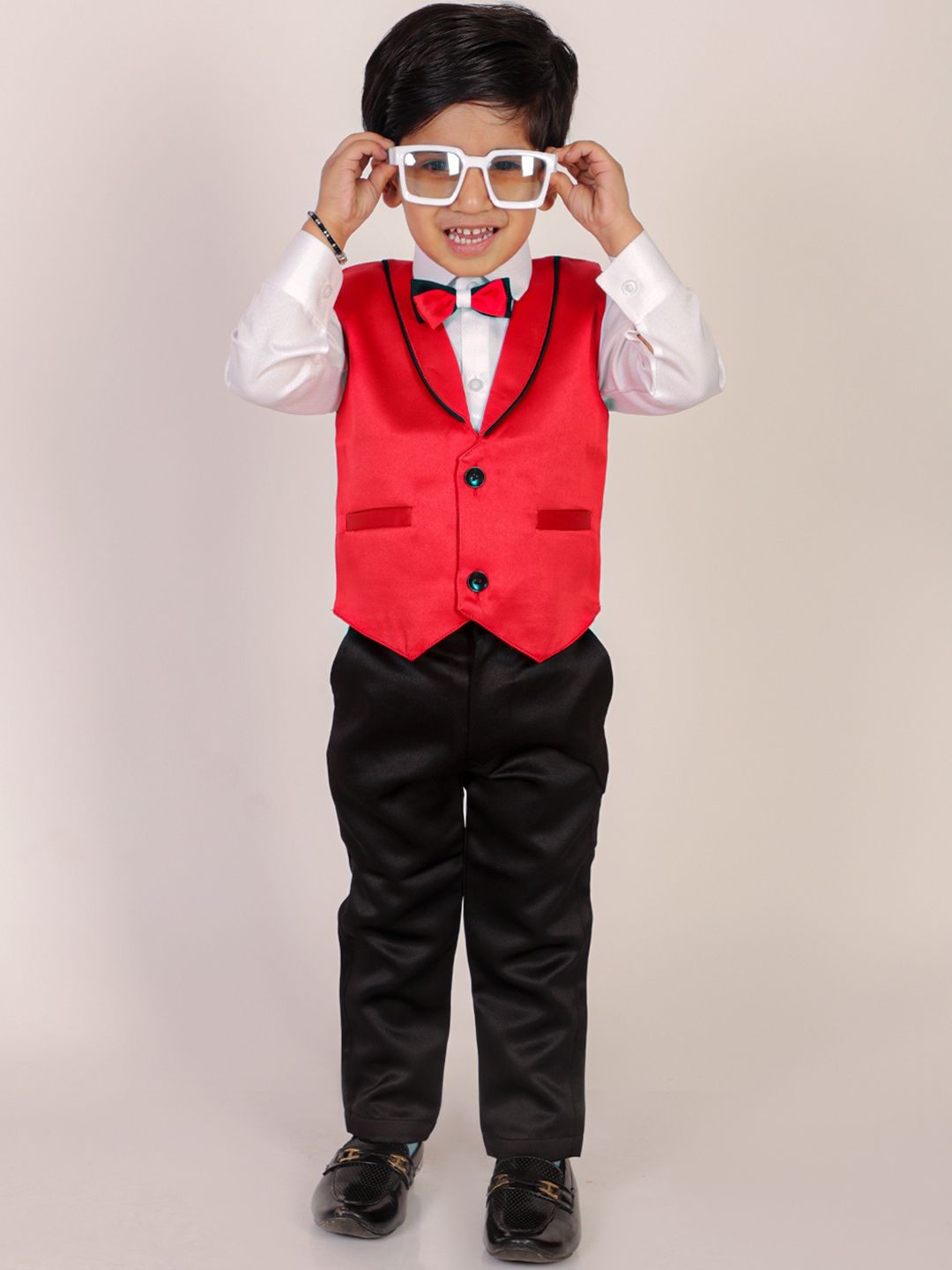KID1 Boys 4 Piece Party Suit With Bow Tie