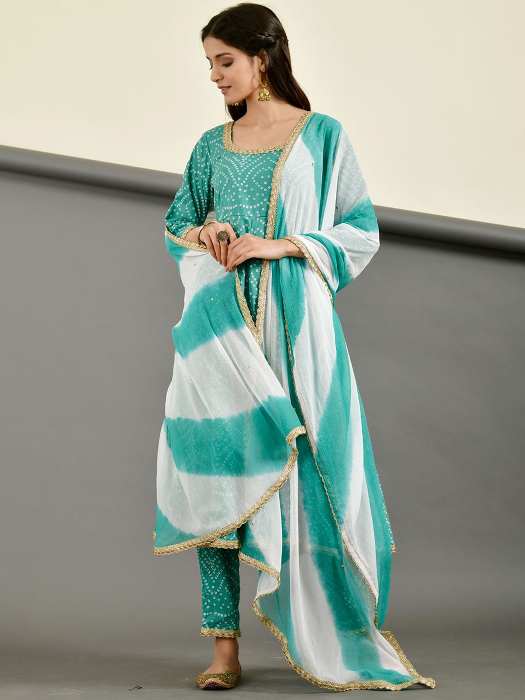 Rangpur Women Green Bandhani Printed Pure Cotton Kurta with Trousers & With Dupatta Price in India