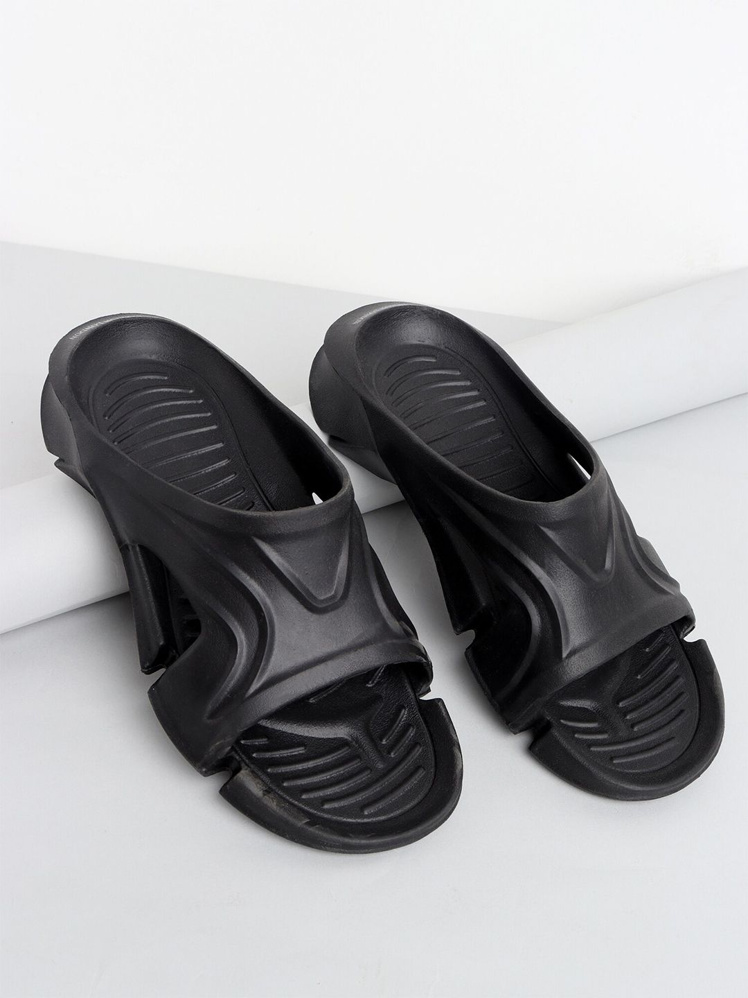 Carlton London Men Rubber Sliders