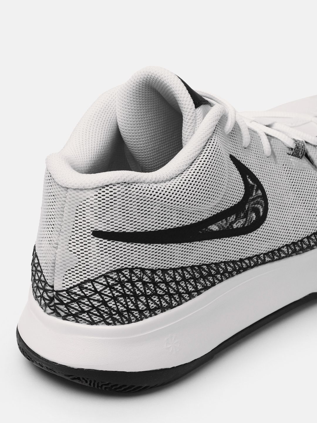 Buy Nike Men Kyrie Flytrap VI Basketball Shoes - Sports Shoes for