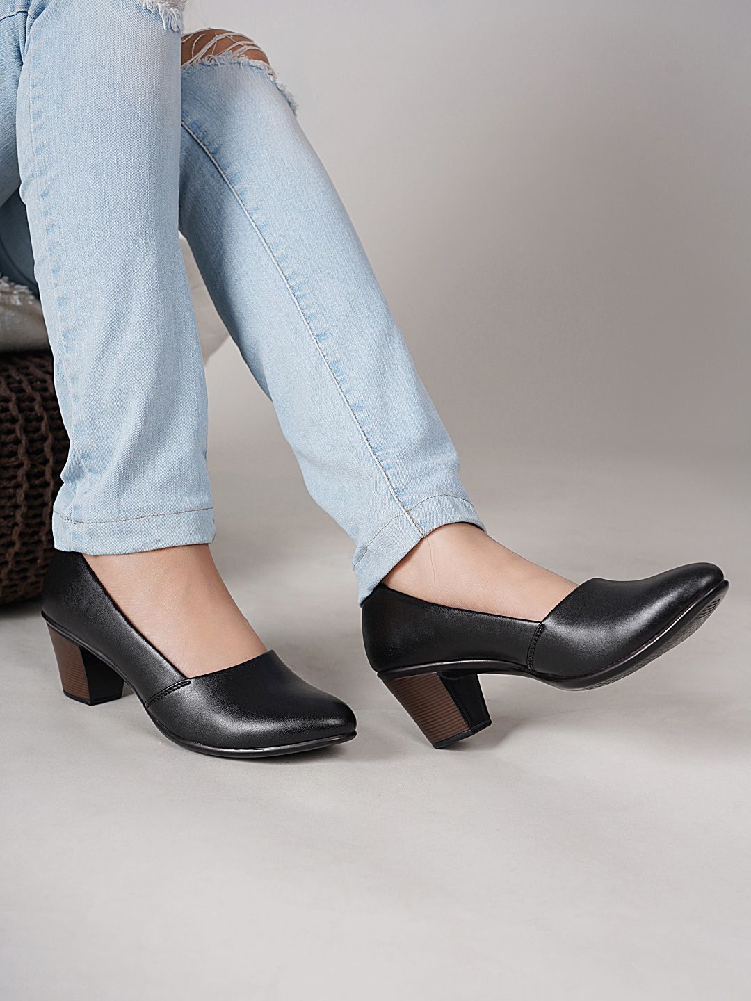 DressBerry PU Block Mules