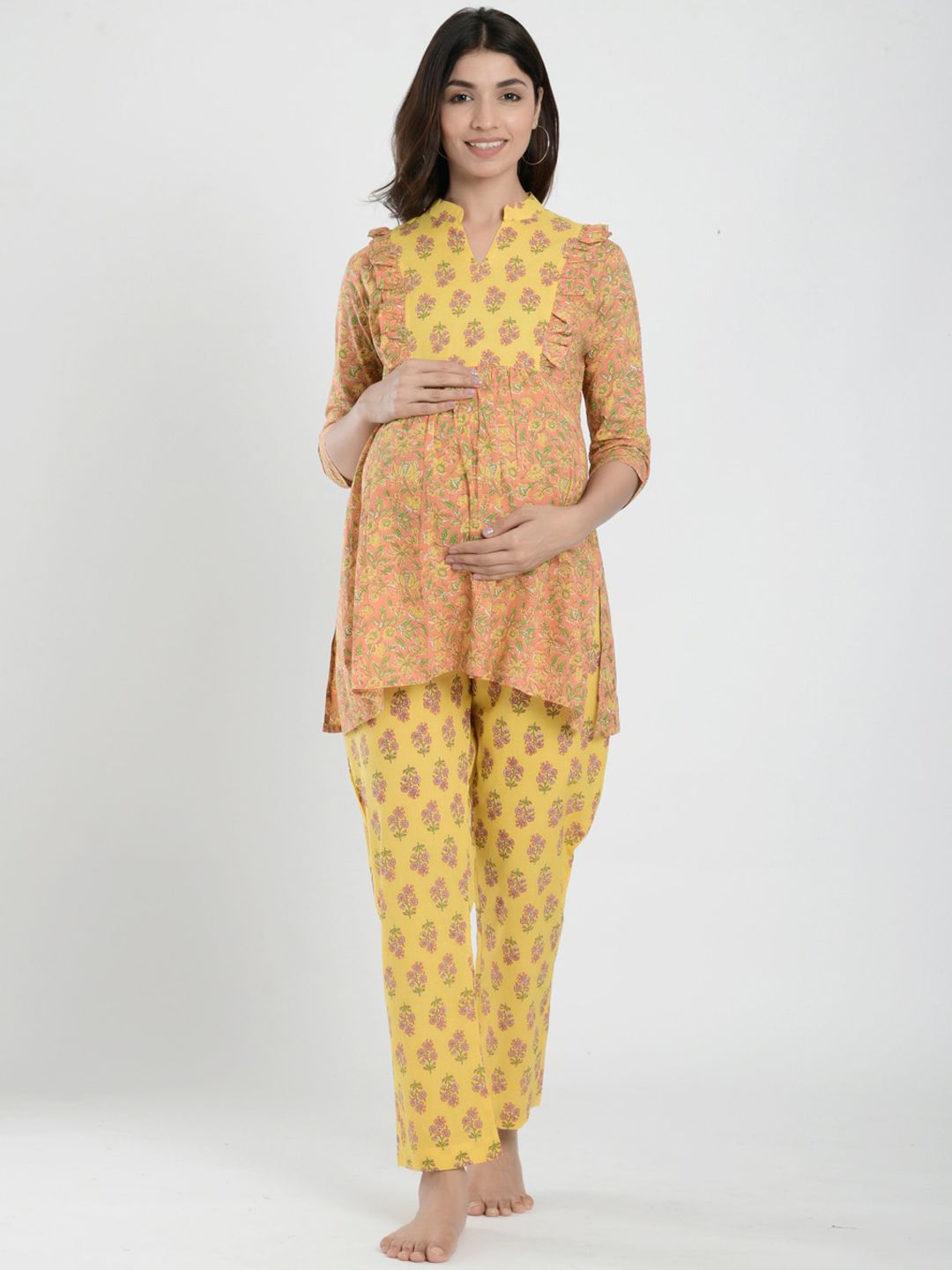 Ikk Kudi by Seerat Women Floral Printed Pure Cotton Maternity Kurti with Trousers