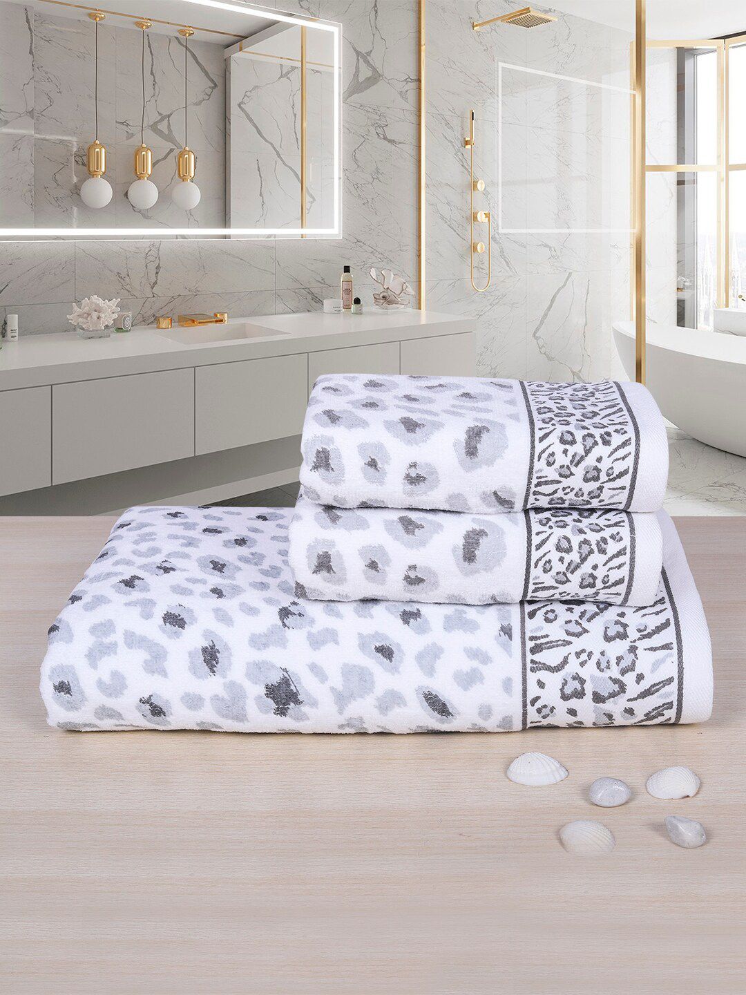 RANGOLI White & Grey Set Of 3 Snow Leopard Print 500 GSM Pure Cotton Towel Set