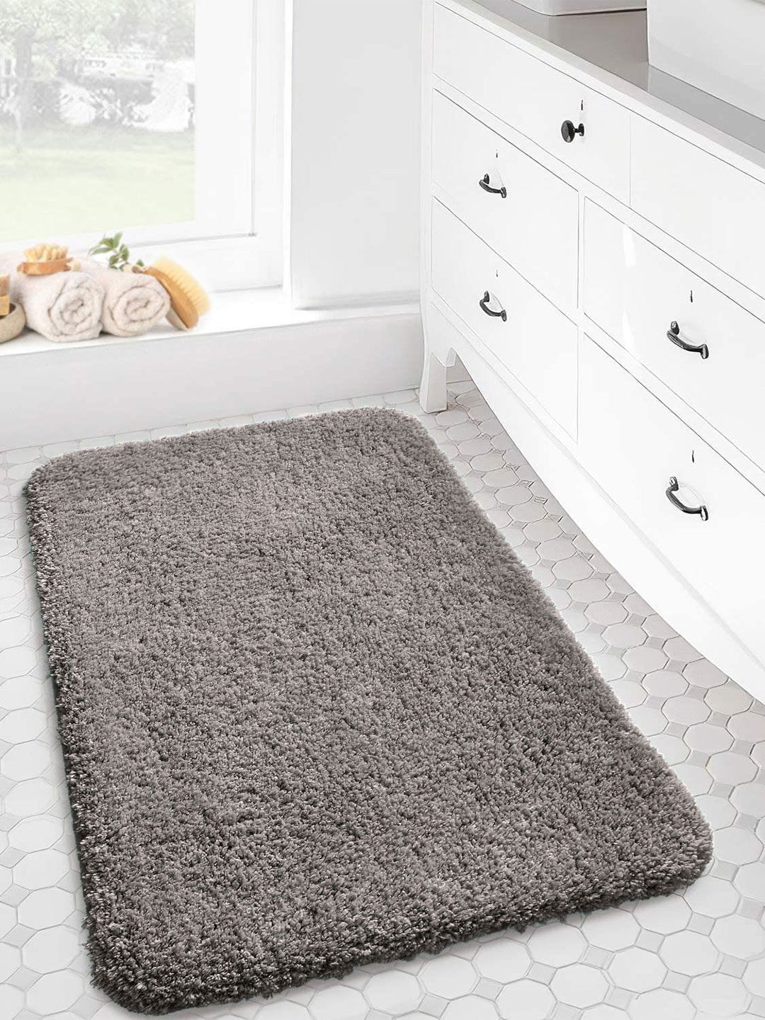 LUXEHOME INTERNATIONAL Vegas Taupe 2800 GSM Ultra Soft Microfiber Anti-Skid Bath Rug
