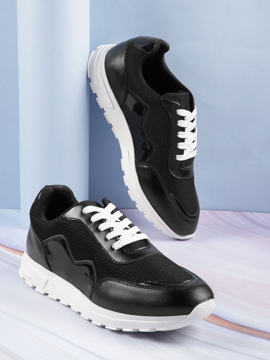DressBerry Women Woven Design Sneakers