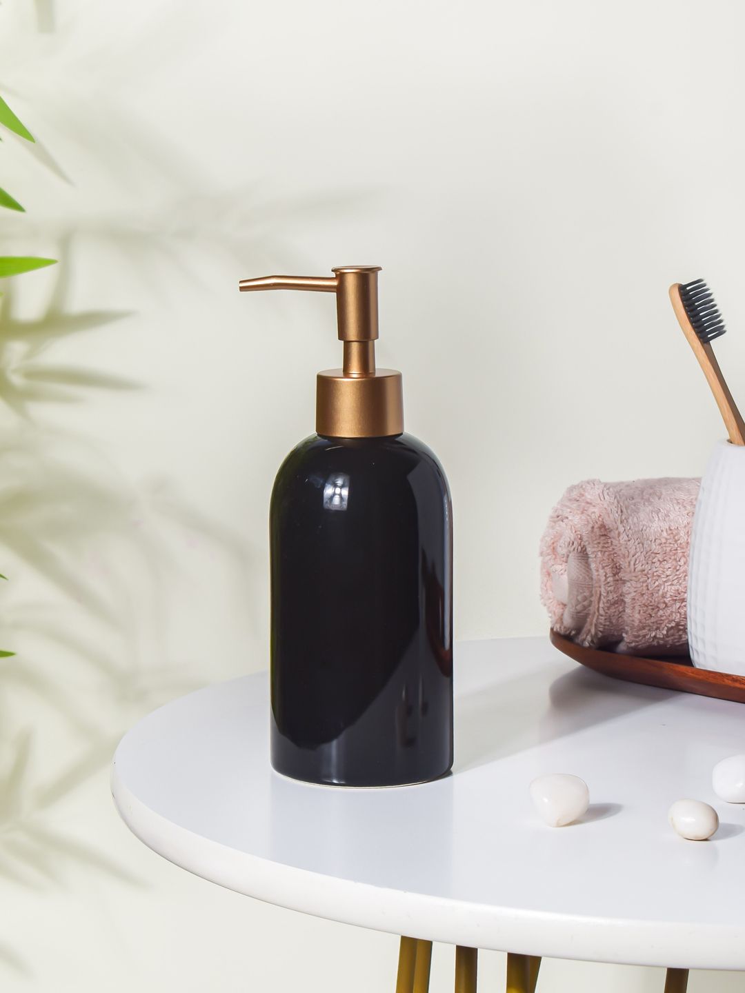 Nestasia Black & Gold-Metallic Toned Ceramic Rust Poof Round Liquid Soap Dispenser