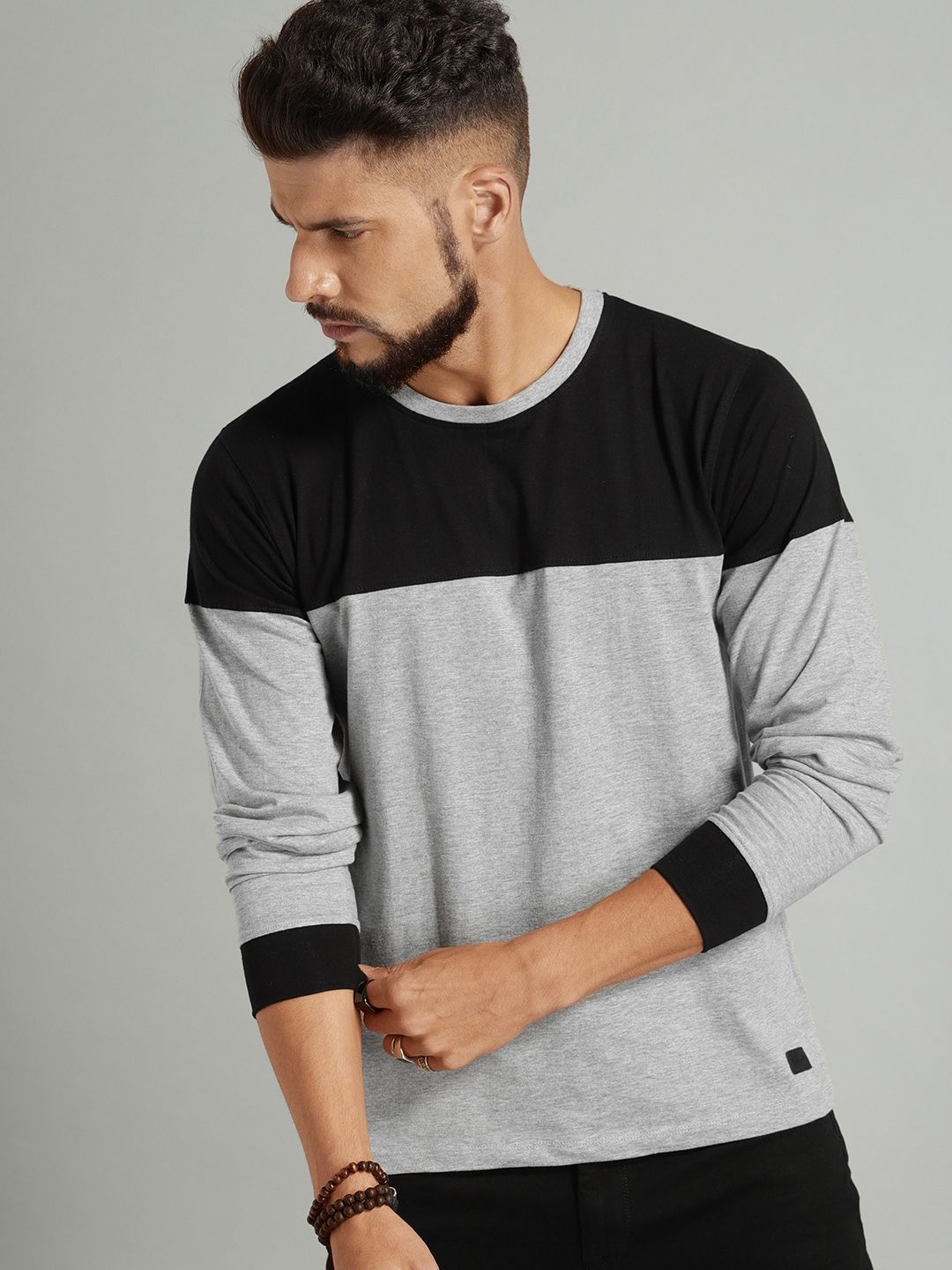 Roadster Men Grey Melange & Black Colourblocked T-shirt