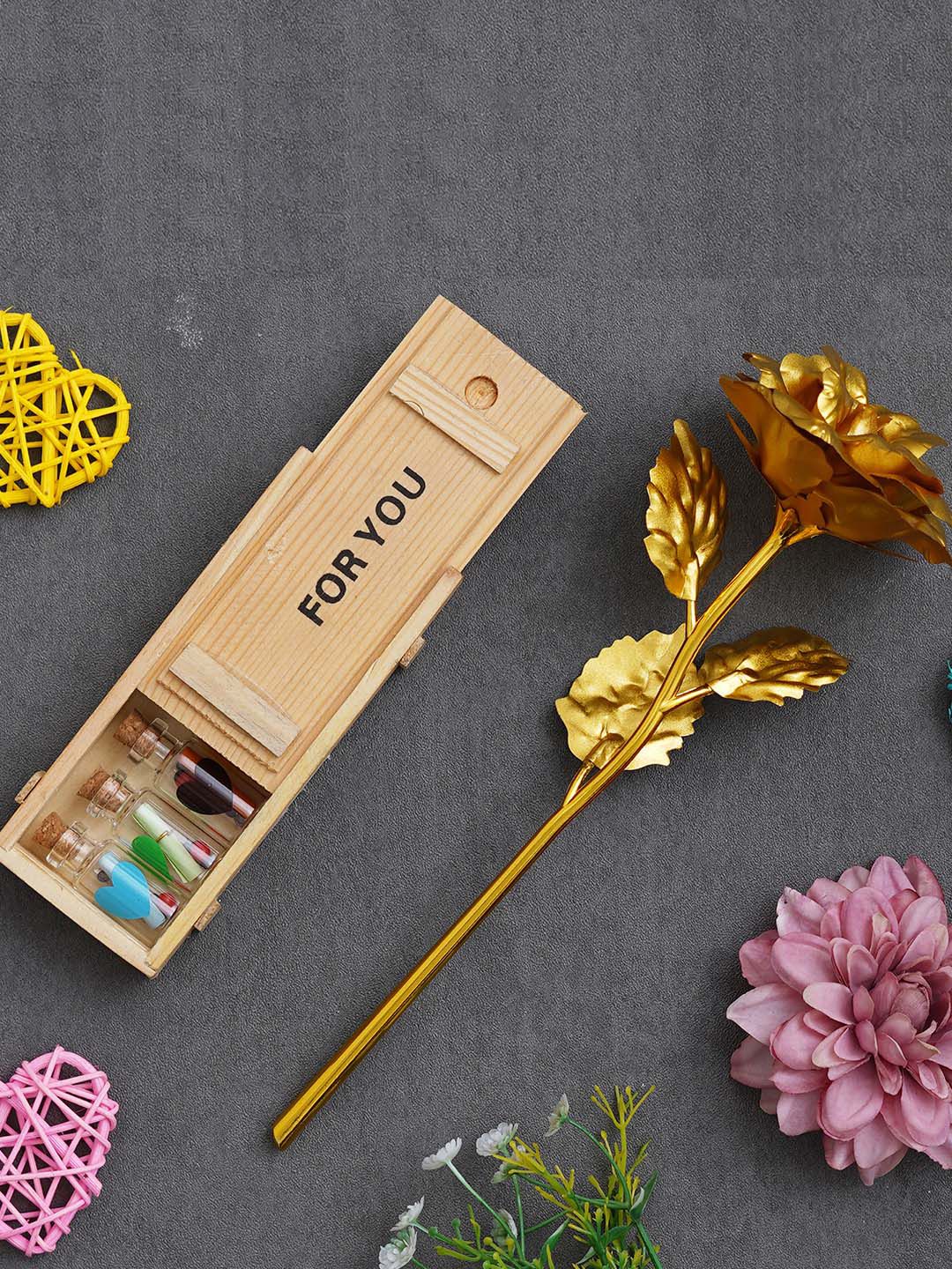 Artisyn 2 Pieces Yellow & Beige Rose & Wooden Box Message Bottle Set