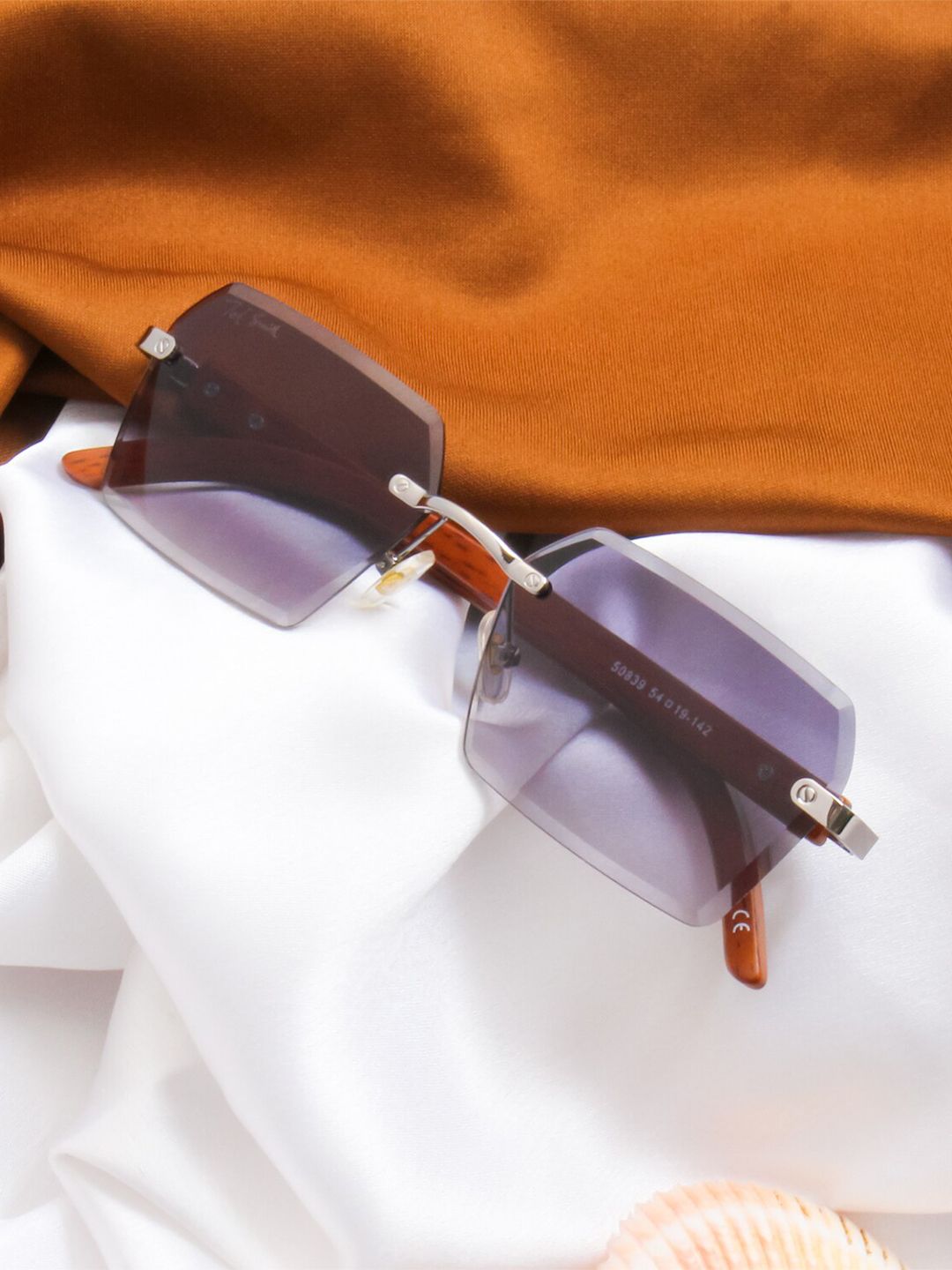Ted Smith Square Sunglasses with Polarised and UV Protected Lens SQUAWOOD_C1-GREY GRADED