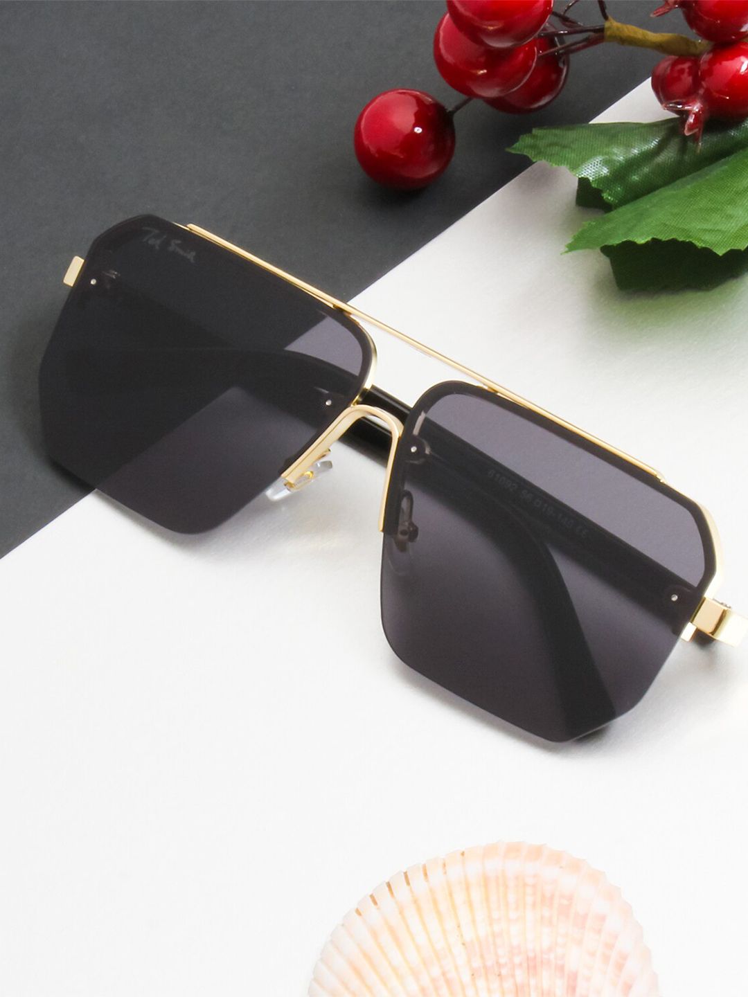 Ted Smith Square Sunglasses With Polarised & UV Protected Lens