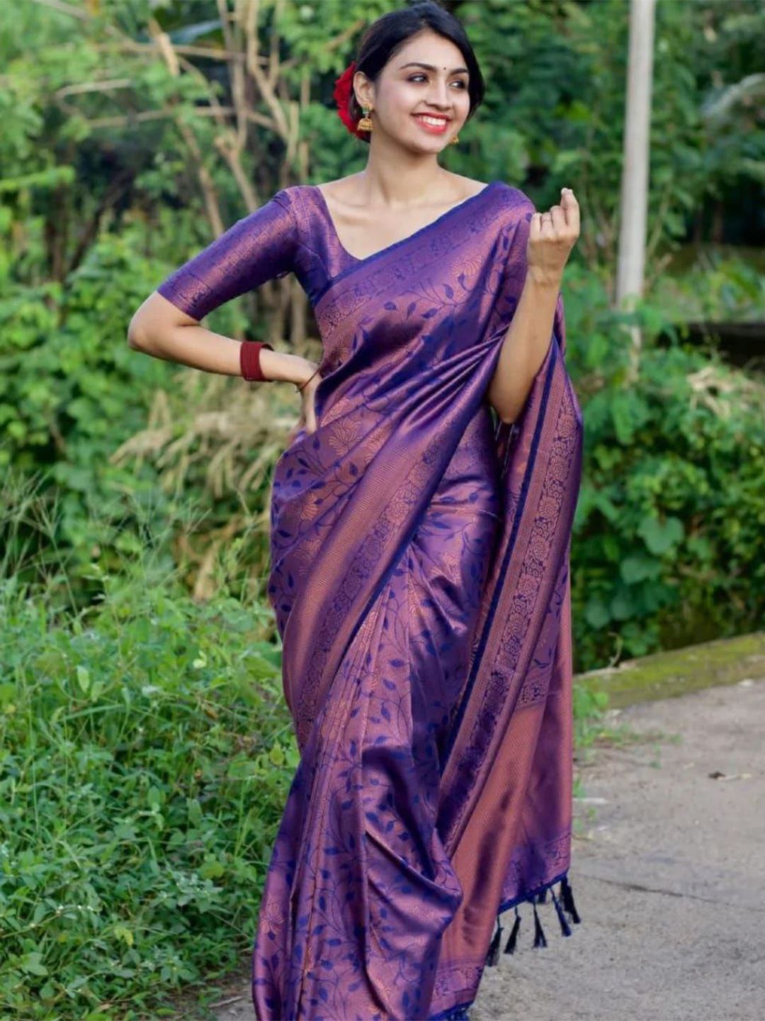 AVANTIKA FASHION Purple & Copper-Toned Woven Design Zari Pure Silk Kanjeevaram Saree Price in India