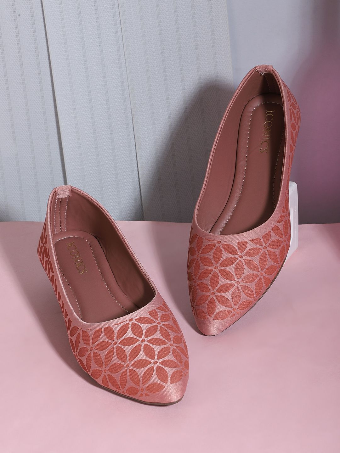 ICONICS Women Printed Ballerinas