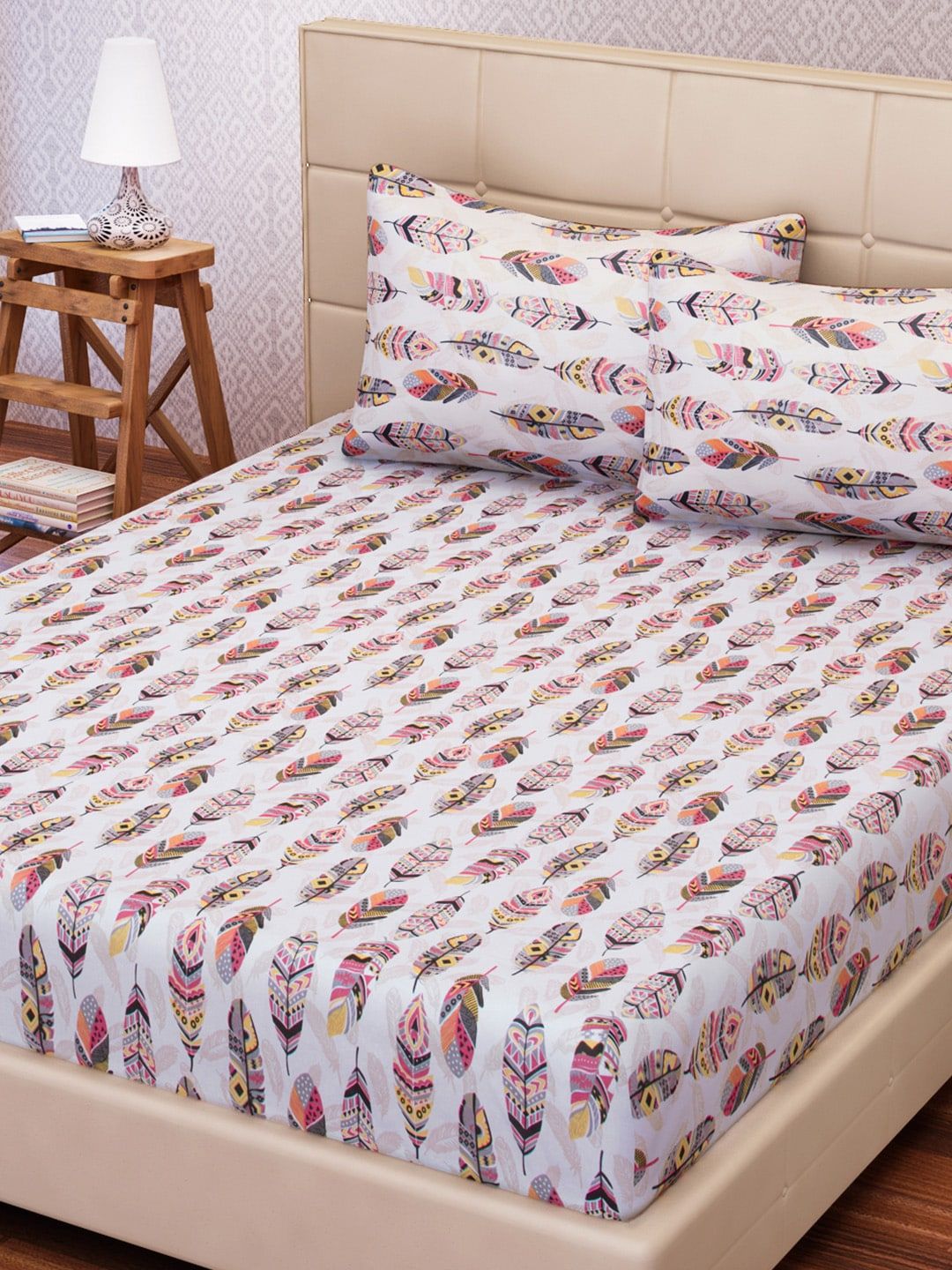SEJ by Nisha Gupta White & Pink 144 TC Cotton King Bedsheet with 2 Pillow Covers Price in India