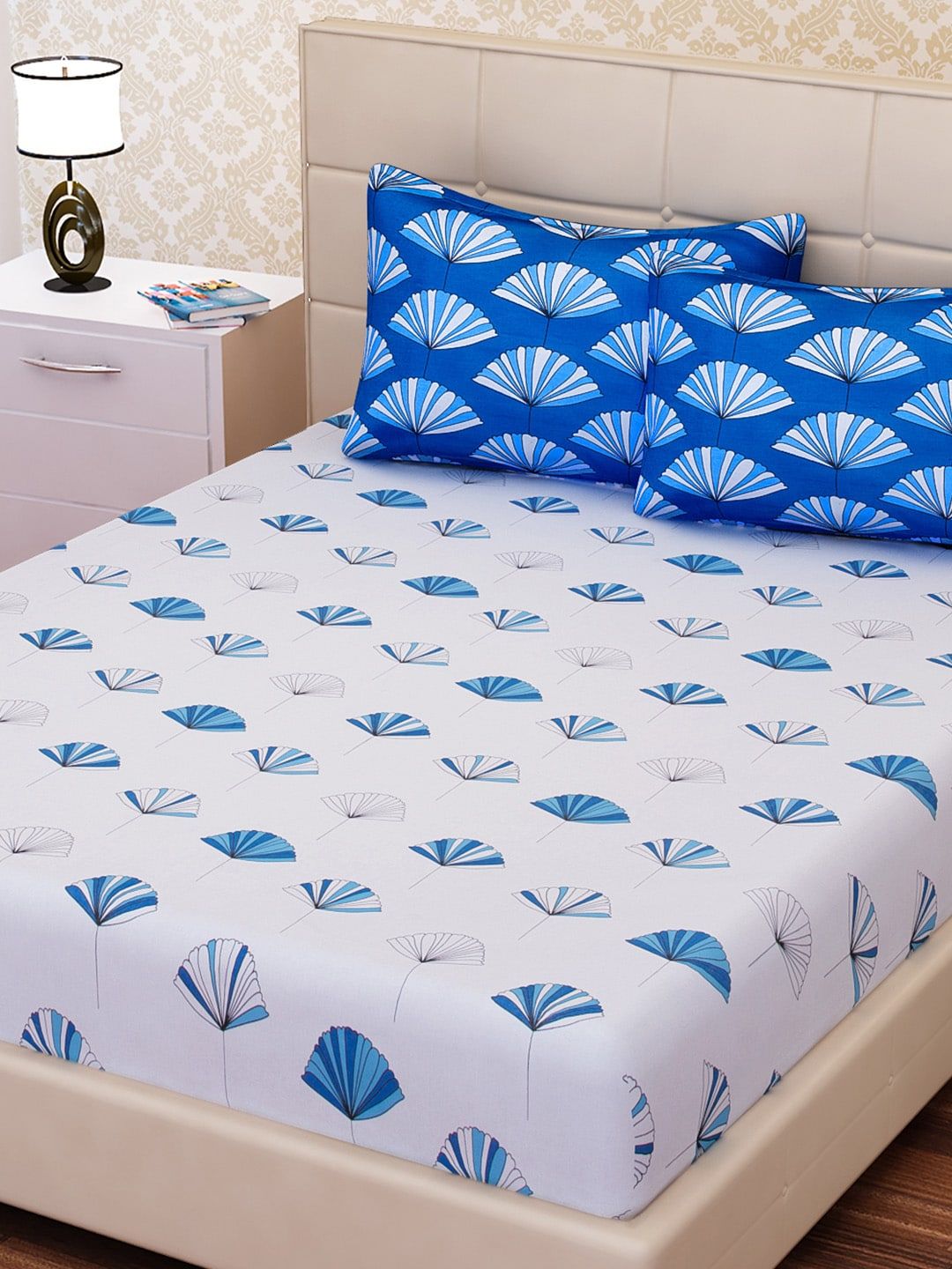 SEJ by Nisha Gupta White & Blue 144 TC Cotton King Bedsheet with 2 Pillow Covers Price in India