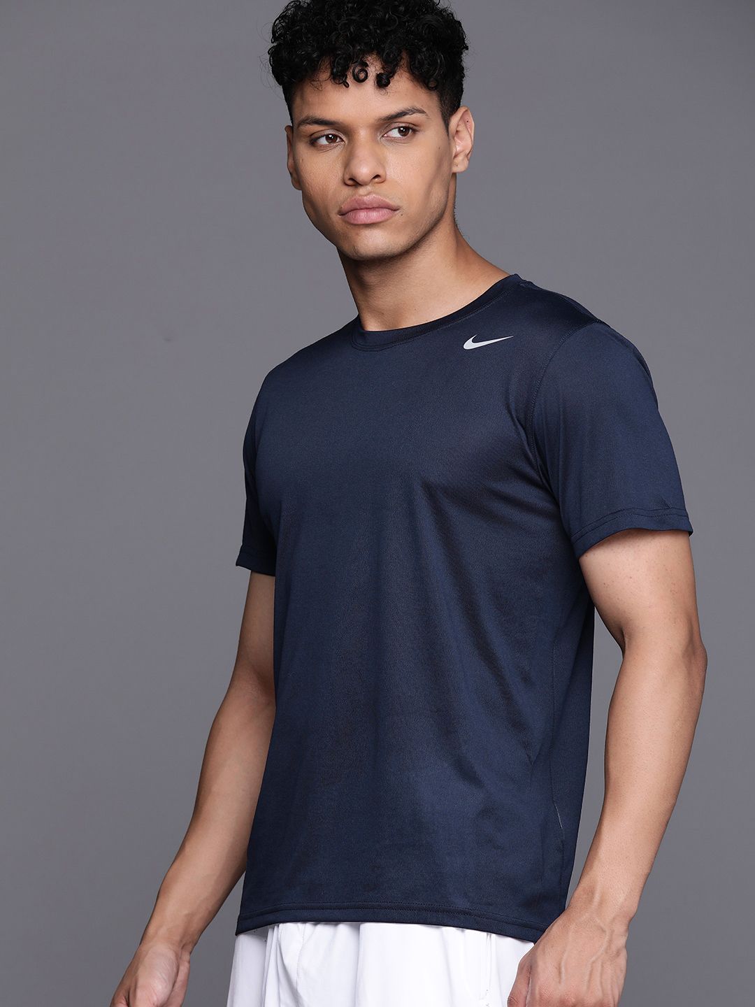 navy blue nike t shirt