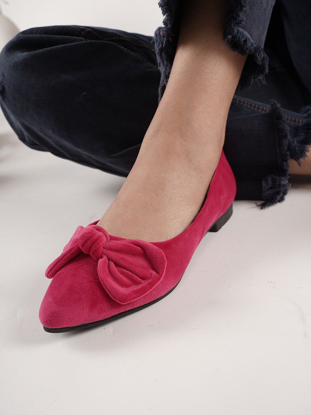 DressBerry Bow Embellished Ballerinas