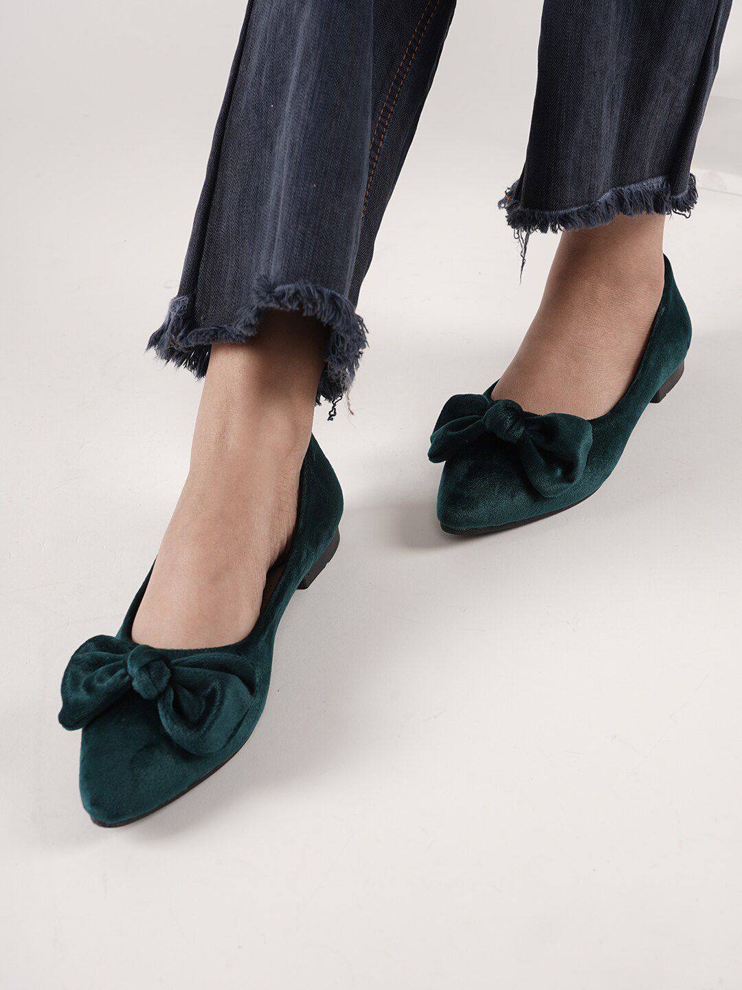 DressBerry Bow Embellished Pointed Toe Ballerinas