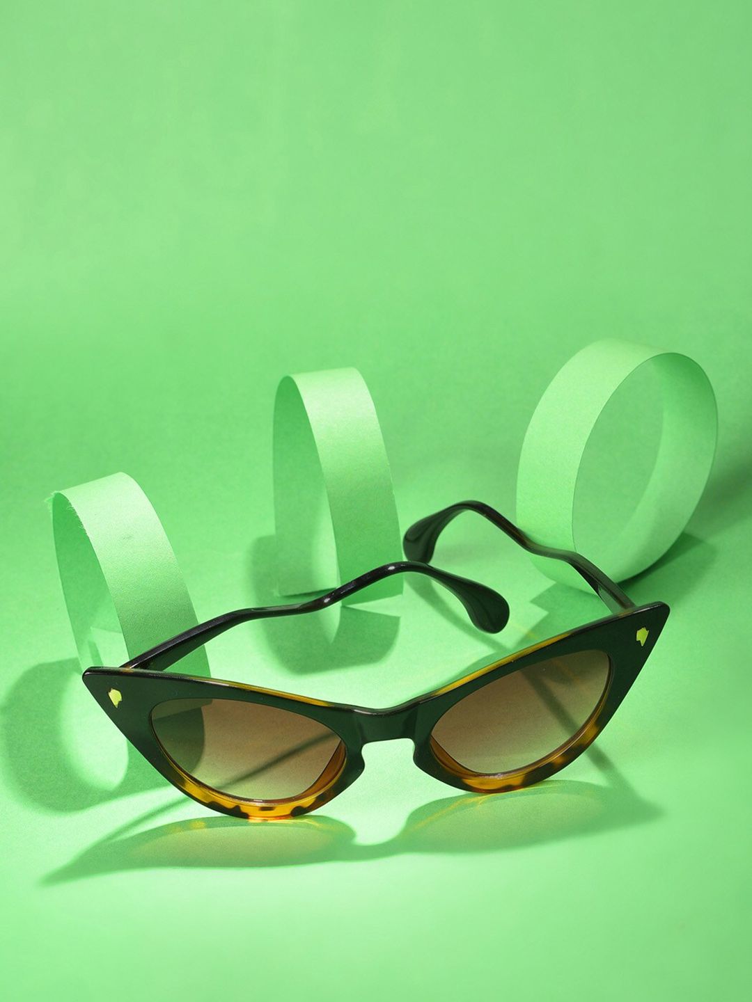 HAUTE SAUCE by Campus Sutra Women Cateye Sunglasses with UV Protected Lens SUM23_HSSG1049