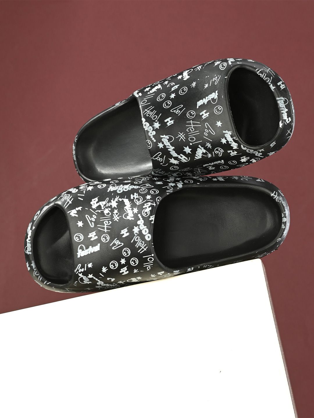 AfroJack Women Black & White Printed Croslite Sliders