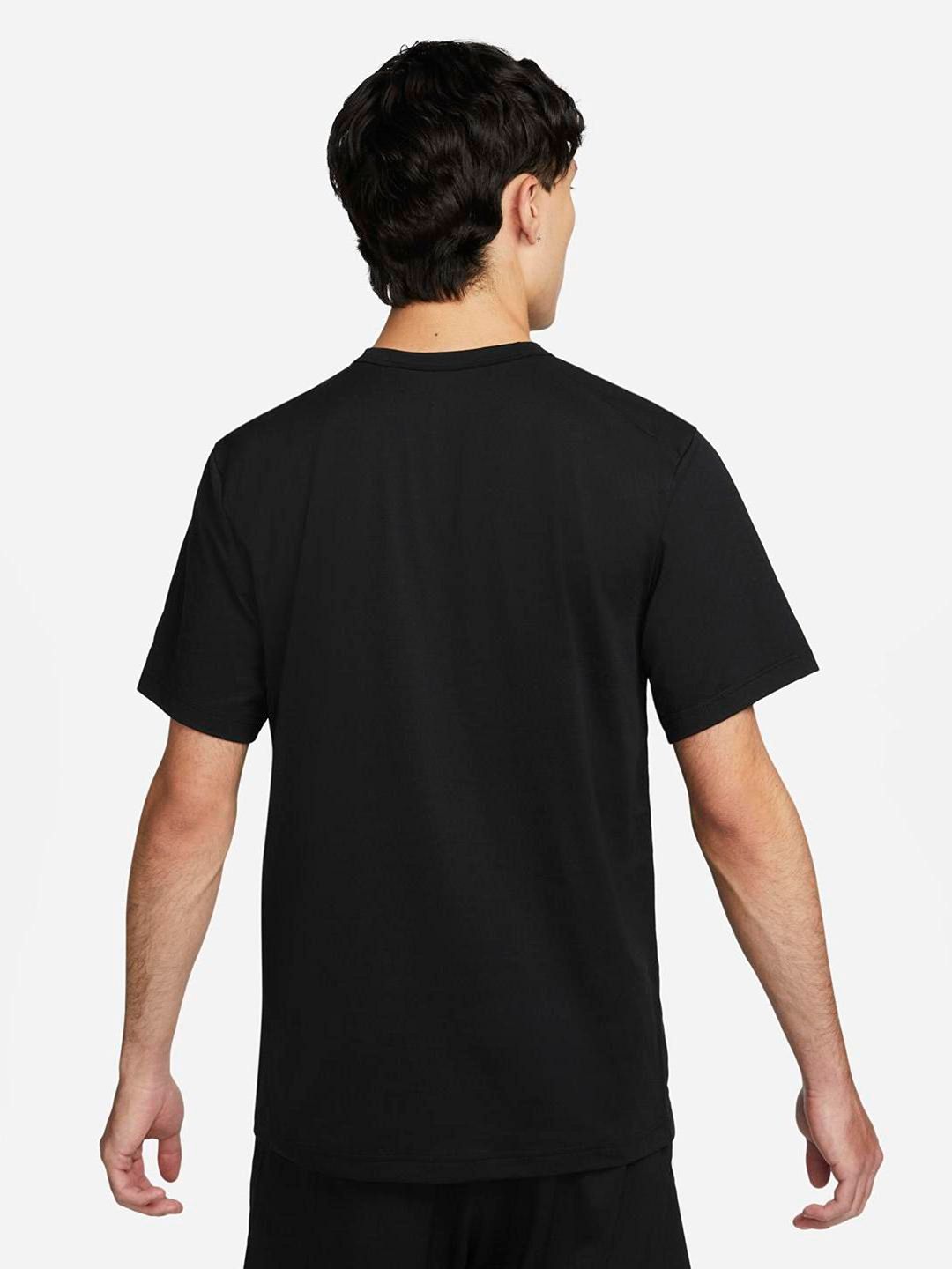 nike tshirts men myntra