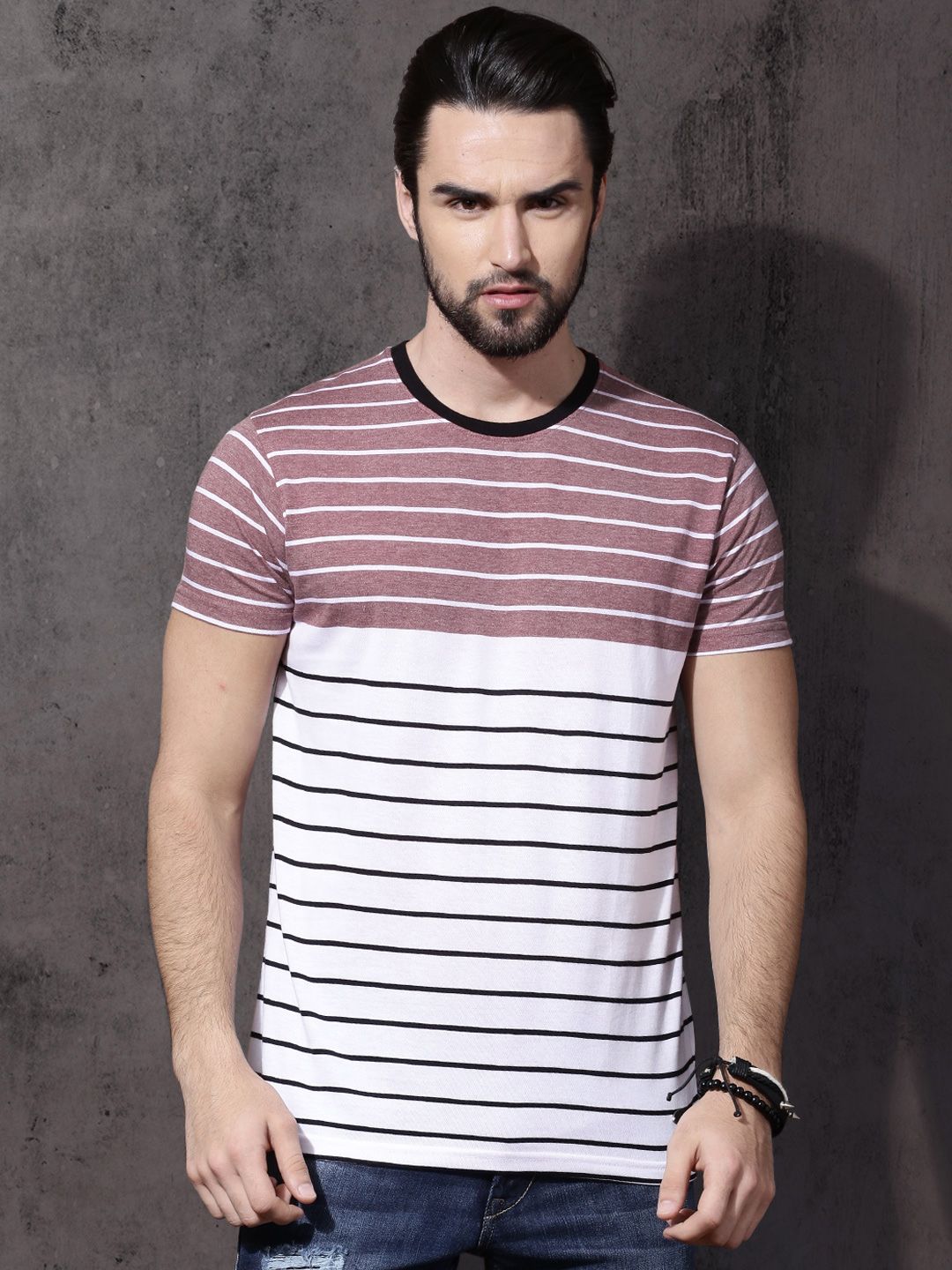 Roadster Men White & Maroon Striped Round Neck T-shirt