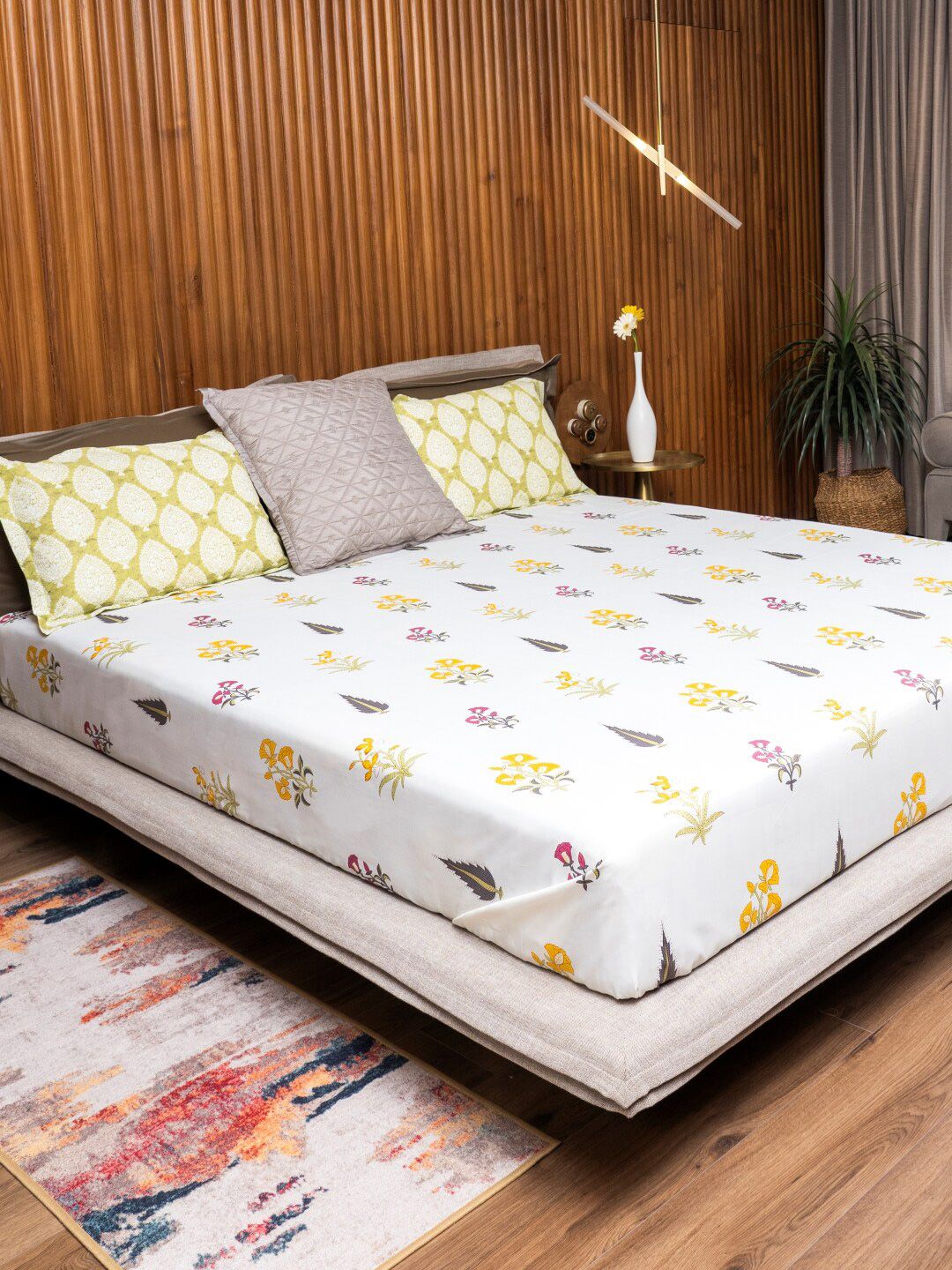 URBAN SPACE Regal White Yellow Floral 220 TC Cotton Queen Bedsheet With 2 Pillow Covers