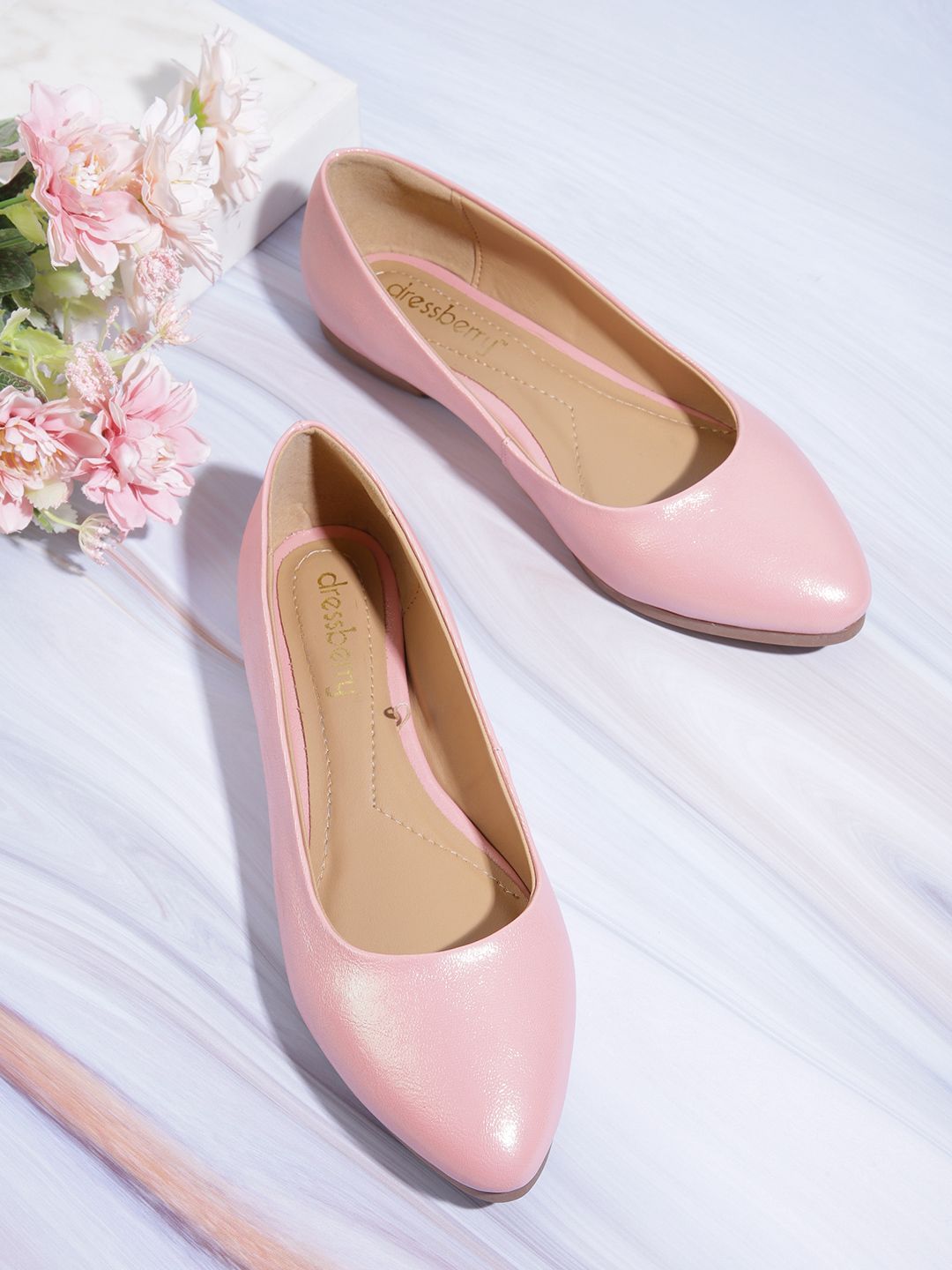 DressBerry Women Shimmery Ballerinas