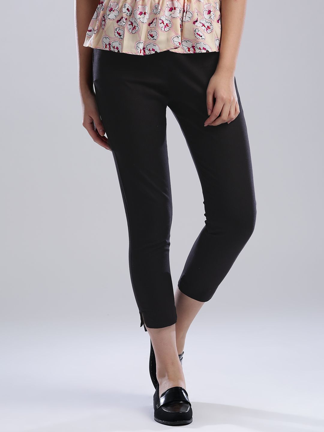 W Women Black Regular Fit Solid Cropped Trousers Price in India