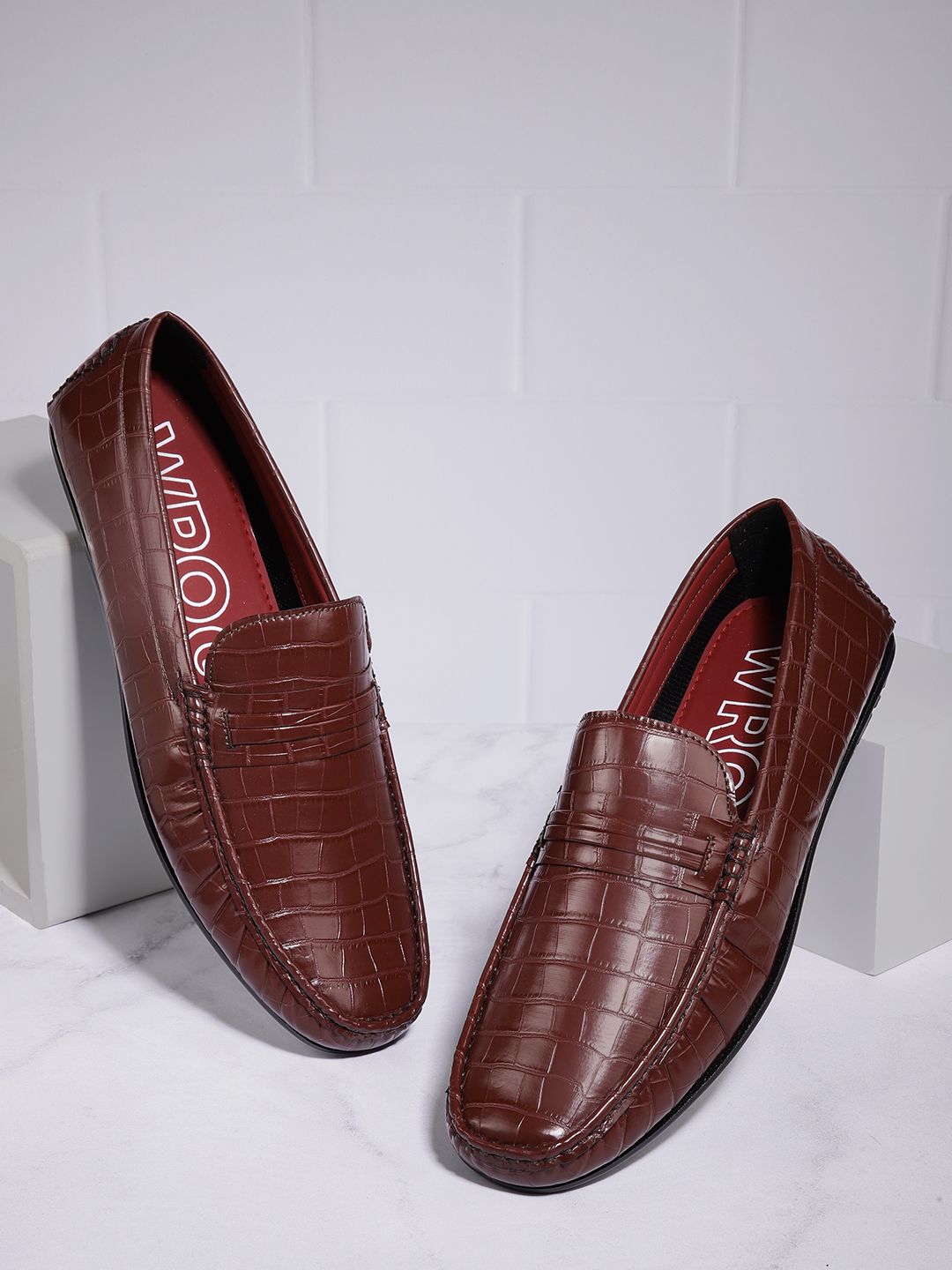 WROGN Men Croc Textured Round-Toe Loafers