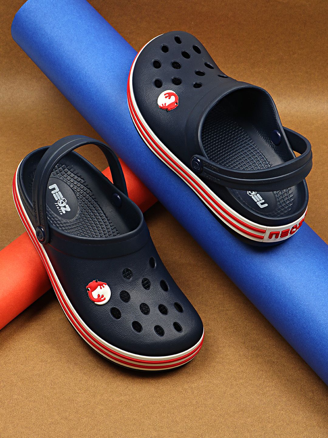 NEOZ Men Levirex Lightweight & Comfortable Grip & Bounce Less Pressure Clogs