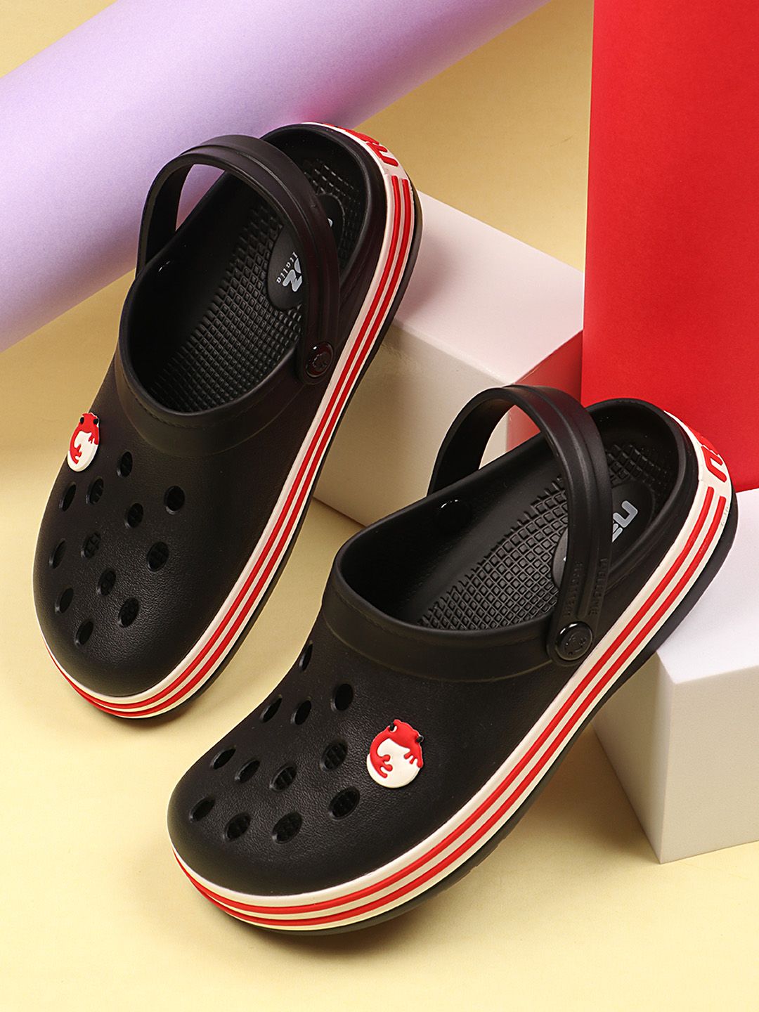 NEOZ Men Levirex Lightweight & Comfortable Grip & Bounce Less Pressure Clogs