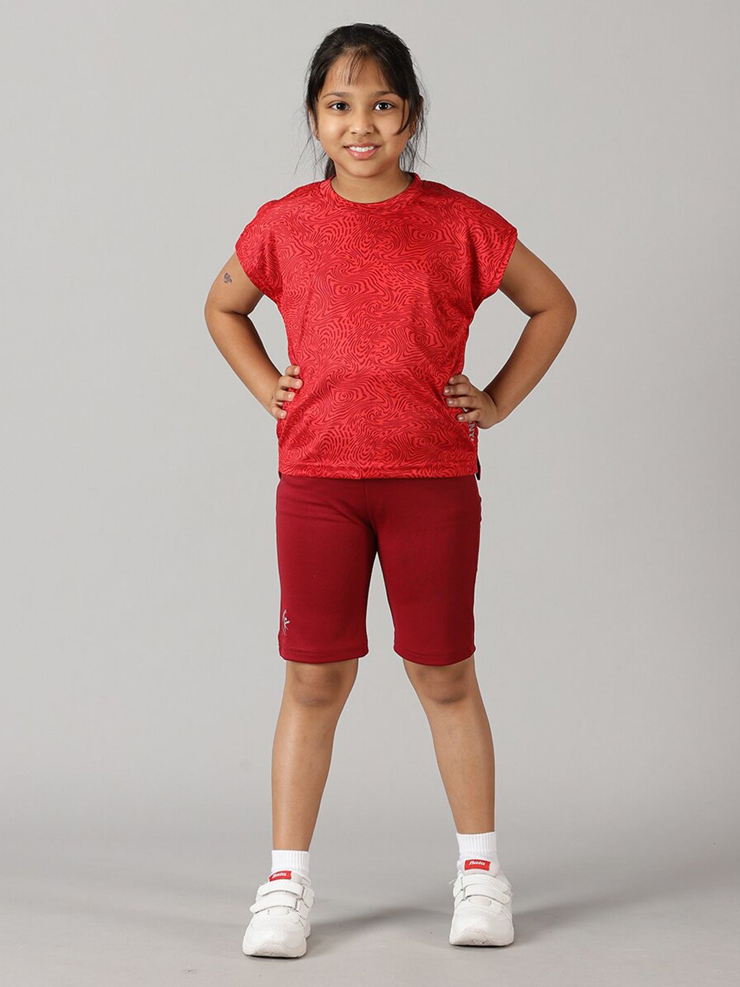 KiddoPanti Girls Printed T-shirt with Shorts