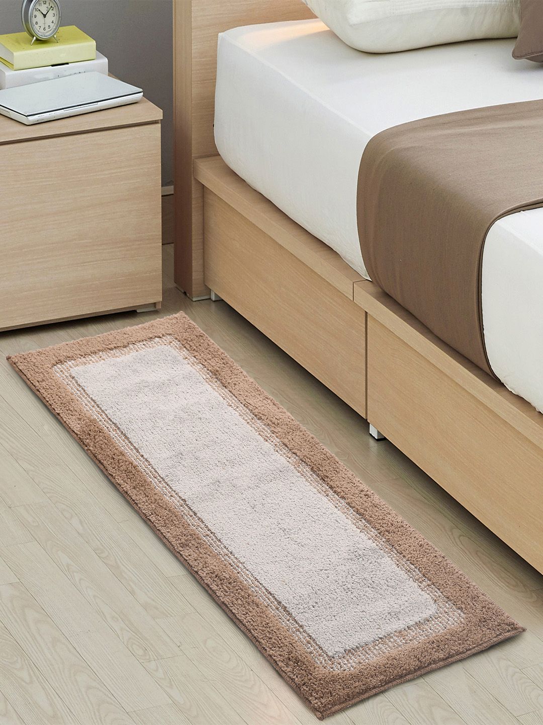 Saral Home Elyesse Beige & Brown Self-Design Antiskid & Washable Runner
