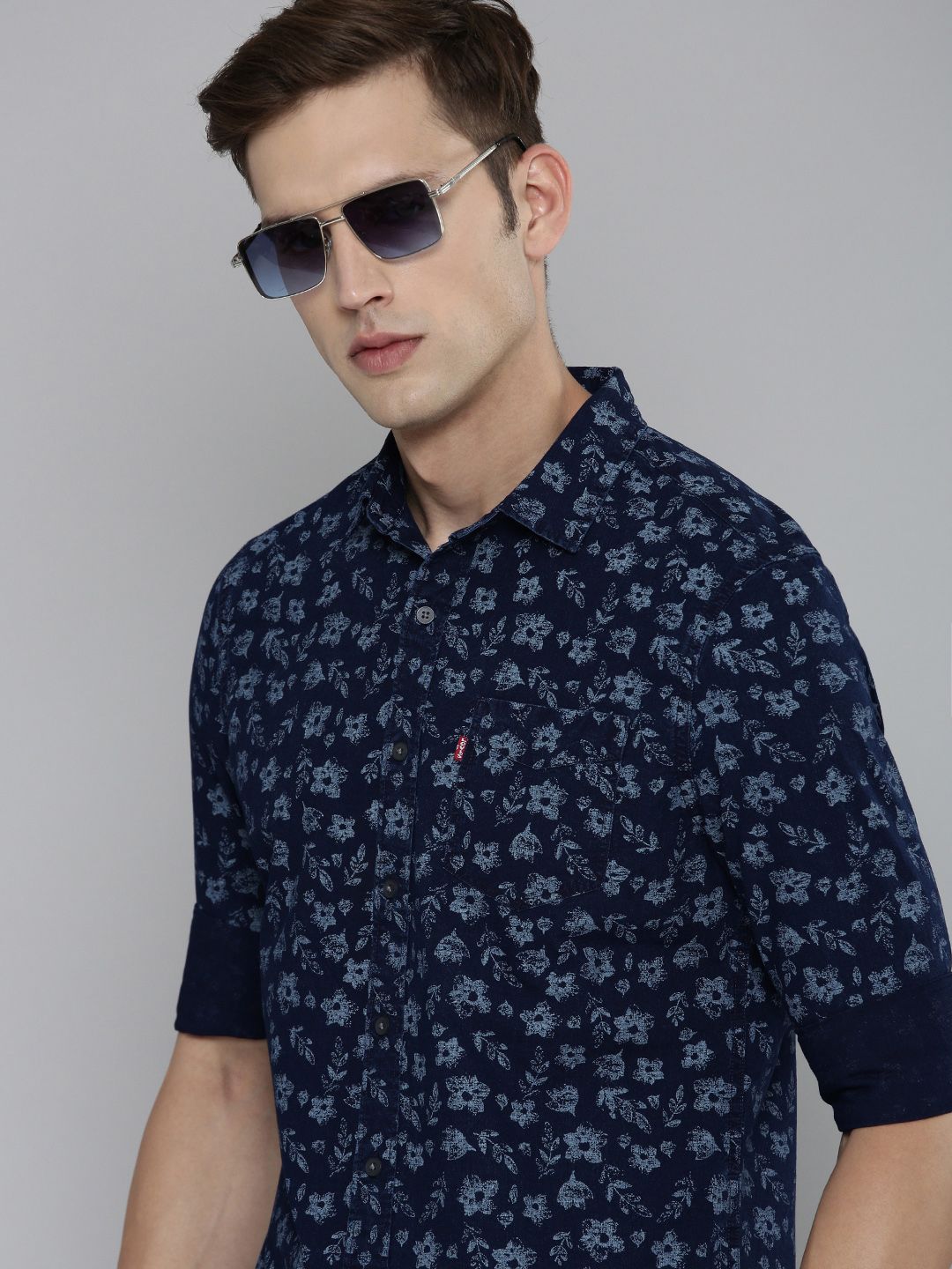 Levis Men Pure Cotton Slim Fit Floral Print Spread Collar Casual Shirt