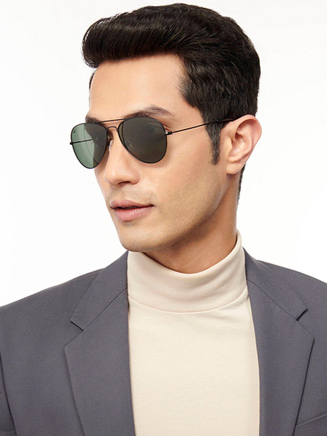 Vincent Chase by Lenskart Lens & Aviator Sunglasses with Polarised and UV Protected Lens 206463